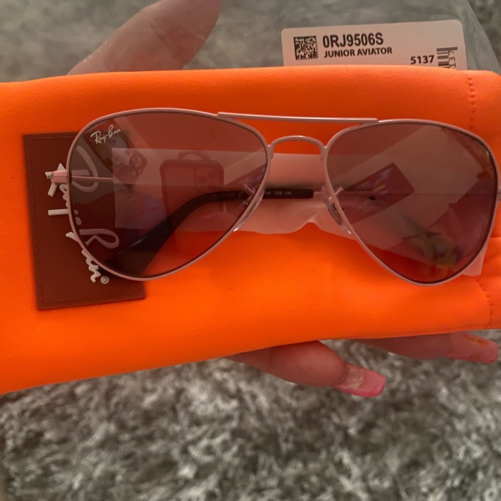Kids Aviator Sunglasses 🕶 this is a light pink 💕